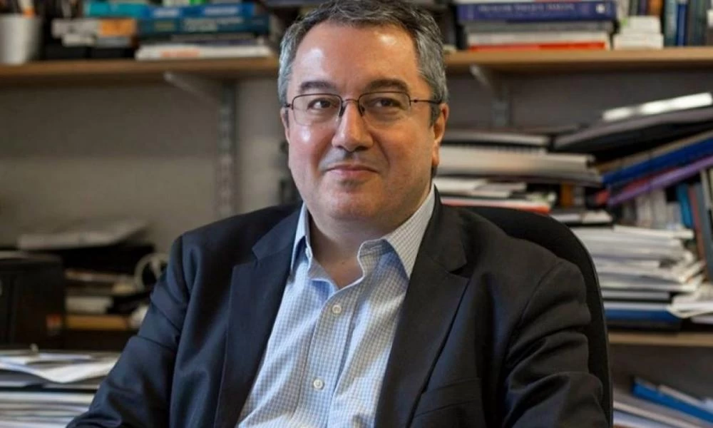 O Μόσιαλος εξηγεί πώς ο Λευκός Οίκος έγινε «εστία υπερμετάδοσης» κορονοϊού